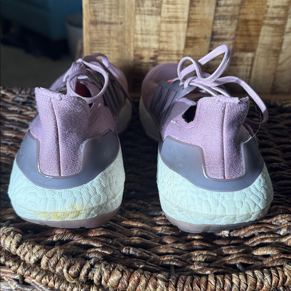Adidas Ultraboost 22 Mauve Sneakers - Picture 4 of 5